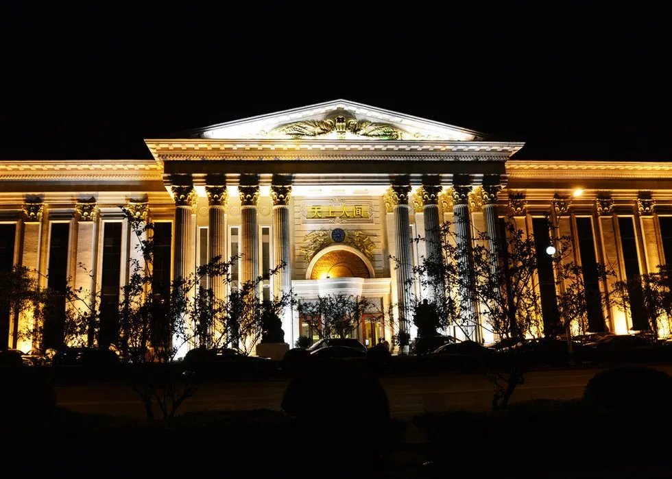 真是够气派!江苏常熟“天上人间”酷似人民大会堂