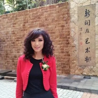 香港模特米雪个人资料介绍  年过半百仍旧身材曼妙