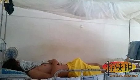 7寸高跟鞋踩别人啥感角?瞬间热辣雷人囧图