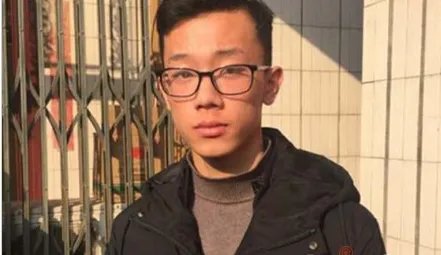 撞宝马后留道歉信是怎么回事?