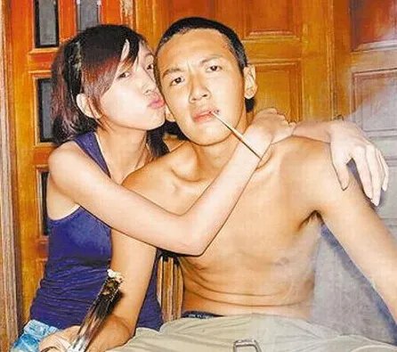 柯震东黄庆宜叙旧崩溃哭大 被爆已复合