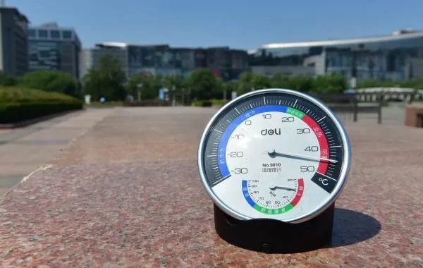 东京8月187人死于中暑,死者的年纪大概在哪个范围内?