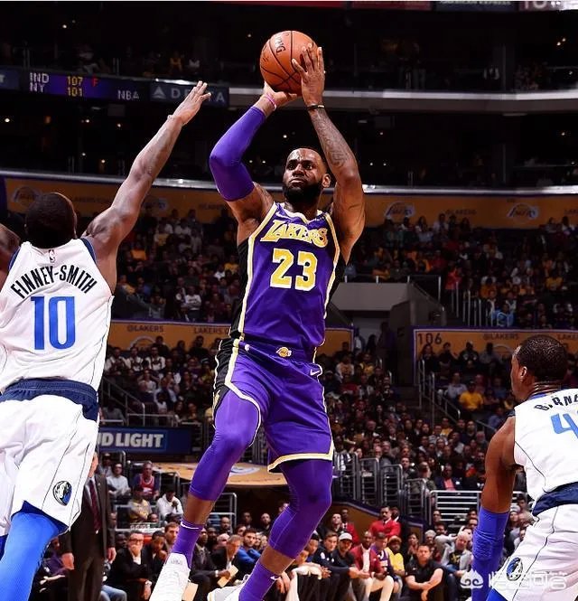 湖人114-113击败独行侠,詹姆斯终场前罚球绝杀,此役谁的表现最好?