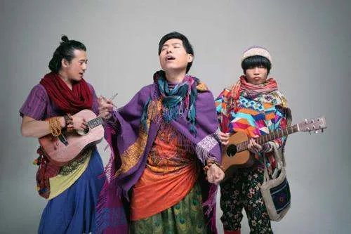 追梦敢不敢的追梦赤子心的歌名叫什么？