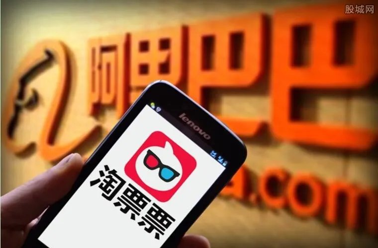 小偷家族引抢票战 首日票房达1.3亿日元成票房冠军