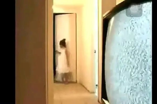 重庆最美女孩恐怖原版 镜头里面的那张鬼脸太突然了