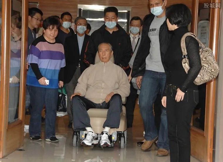 赌王何鸿燊入ICU 何鸿燊病情复发进医院