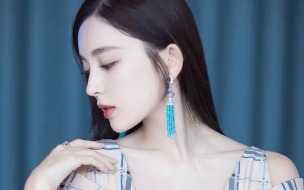 古力娜扎取关张翰之前,张翰已取关古力娜扎,你认为她现在才取关张翰是什么原因?