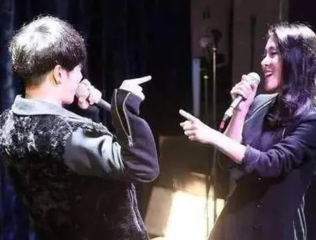 华晨宇张碧晨疑似同居,同窗帘出境,两人是否真的会复合?