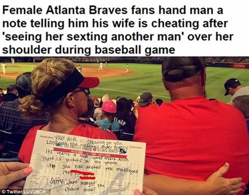 姐妹看棒球发现前排女子出轨 写纸条提醒其丈夫
