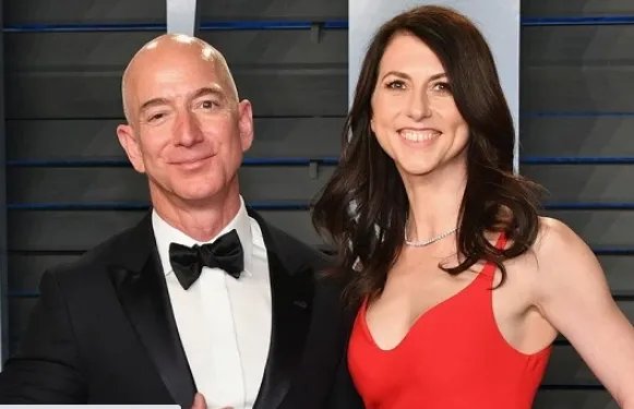 贝索斯前妻晋身世界女首富，净资产是多少？