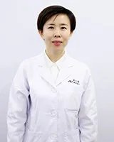 男子近视2000度似盲人