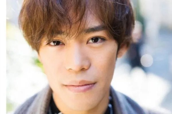 花泽香菜小野贤章结婚，是什么让他们决定三年后结婚？