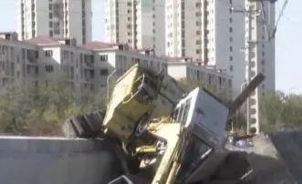 天津南环铁路桥梁维修过程中发生坍塌事故，谁的责任？