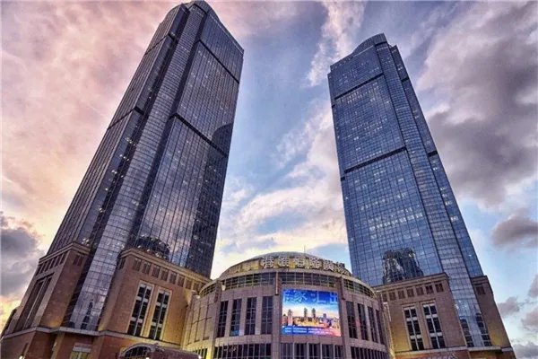 上海十大奢侈品购物圣地 中服免税上榜 恒隆广场登顶