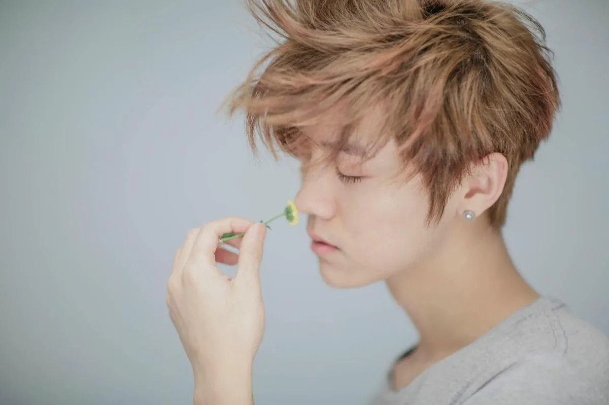 鹿晗称化妆不分性别，你认为化妆需要分性别吗？