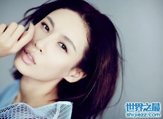 张蓝心是郎平的女儿，郎平的女儿实际上是白浪 