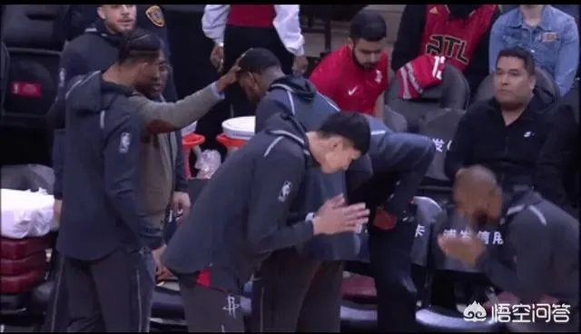 火箭大胜老鹰,周琦上场三分钟砍下+2,怎么评价?