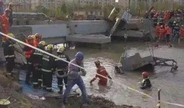 天津南环铁路桥梁维修过程中发生坍塌事故，谁的责任？