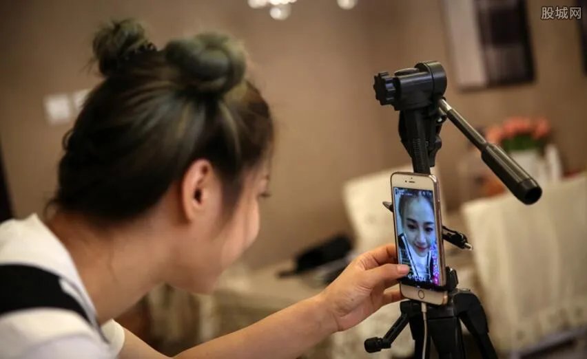 熊猫tv请叫我青春近况如何 大尺度视频曝光