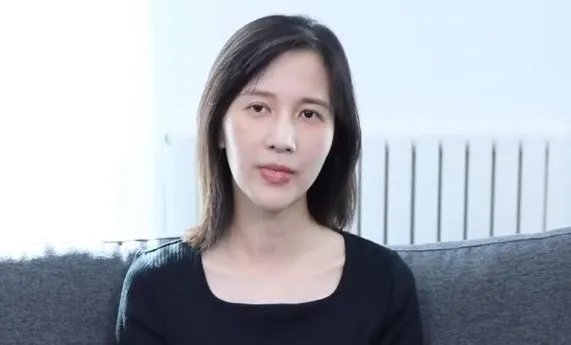 papi酱是如何回应网络争议的？