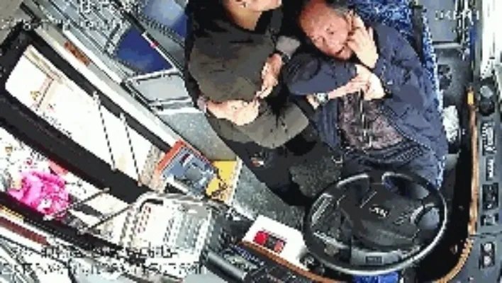 连捶司机18拳：真相背后让人气愤且惊出一身冷汗