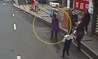 偷女警手机的后果什么情况:还原事发始末全过程