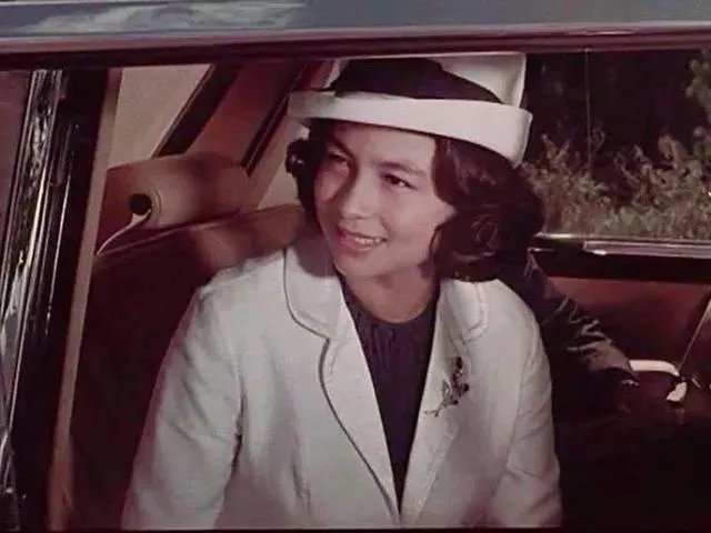 晚年和长子相依为命的莫尼克王后,她的次子是怎么死的?