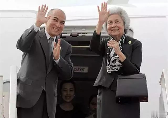 晚年和长子相依为命的莫尼克王后,她的次子是怎么死的?