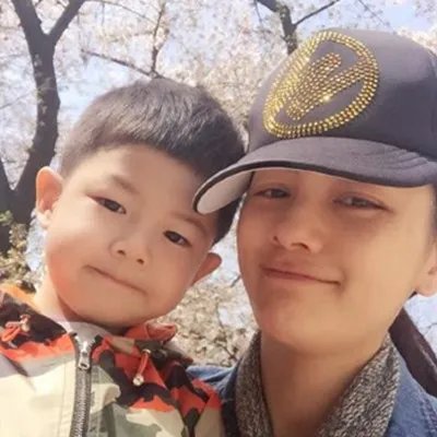 胡可儿子图片曝光 老白真是人生大赢家啊