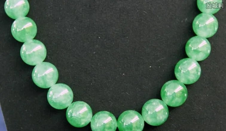 央视揭秘翡翠造假 业内人士也曾上当受骗