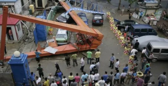 深圳地铁龙门吊倒塌，是否造成人员伤亡？