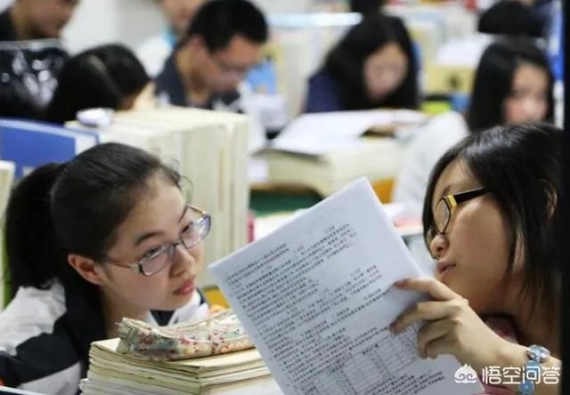 湖南05后女生696分考入北大成最小学妹，你怎么看？