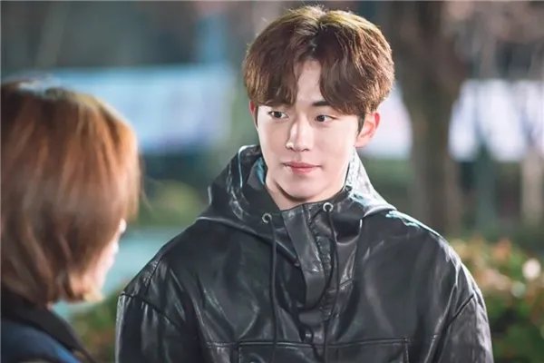 韩国十大帅哥排行榜 南柱赫上榜,第二歌唱的好演技也不错