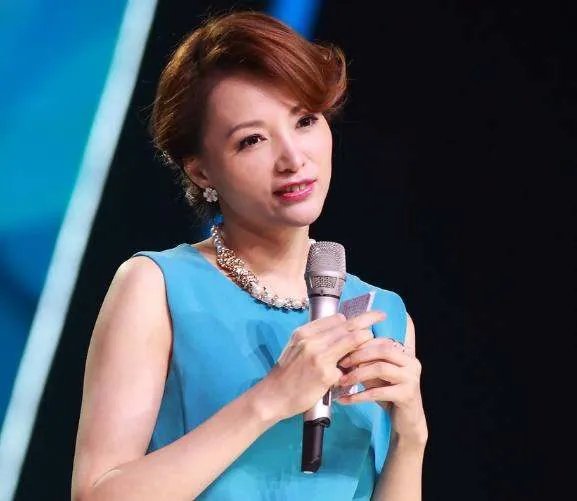 董卿的第一个丈夫是谁