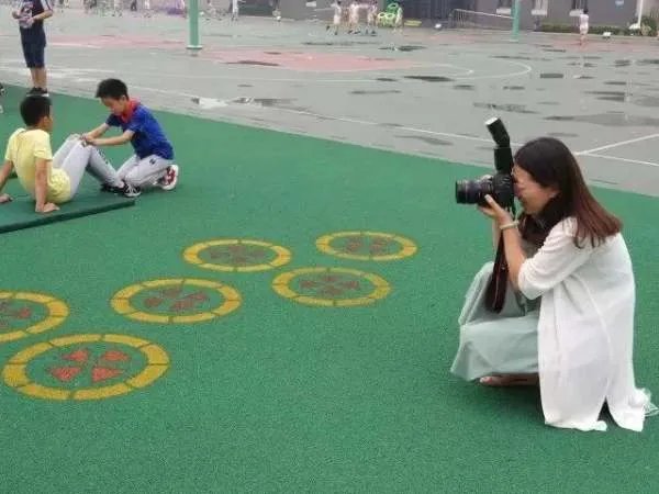 网曝90后小学教师两个月升副校长,此事具体是怎么回事?