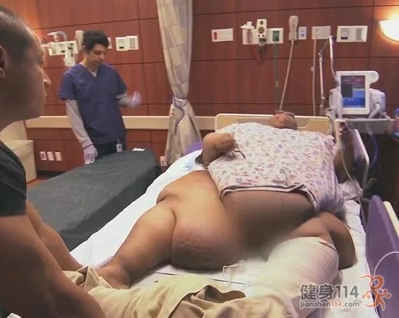 600多斤女子两年未下床 仍抗拒减肥(组图)