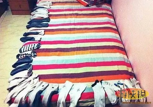 7寸高跟鞋踩别人啥感角?瞬间热辣雷人囧图