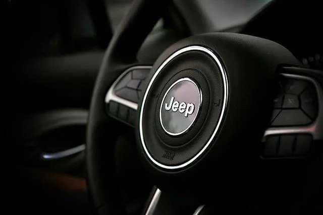 拼颜值和实力，本田缤智和自由侠哪个更有范？