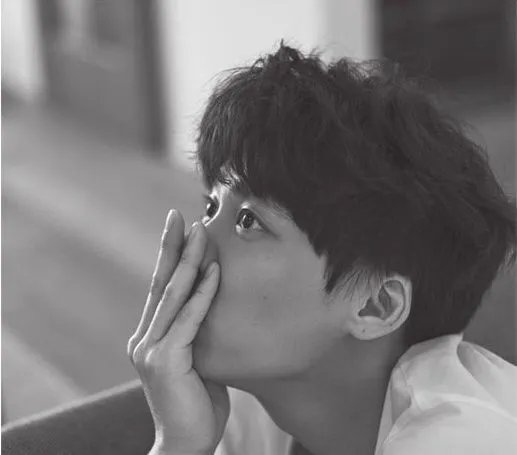 李易峰说一起唱歌的人多就不紧张了，说说他这是第几次参加春晚了？