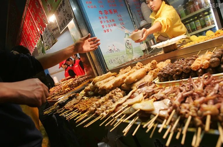 学霸合伙开烧烤店 开一家烧烤店要多少钱