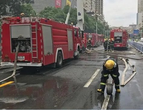 兰州大厦突发大火什么原因