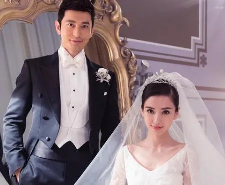 黄晓明和Baby穿情侣装，他们两夫妻的感情如何？