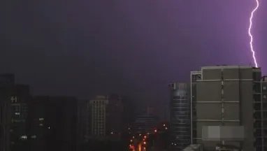 北京全市公园景区12日全部关闭，这是由于什么原因？