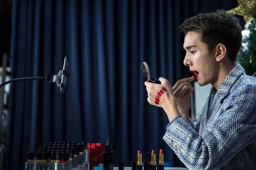 李佳琦成立人间唢呐咨询公司,这个名字有什么含义?