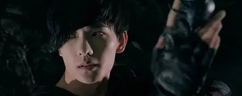 张起灵和张启山是什么关系 张启山是张起灵吗