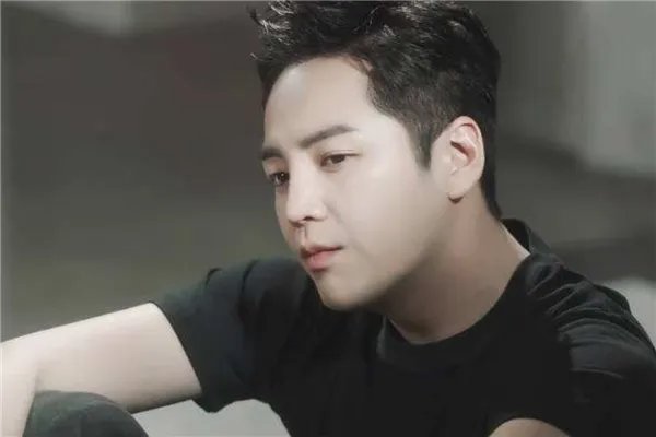 韩国十大帅哥排行榜 南柱赫上榜,第二歌唱的好演技也不错