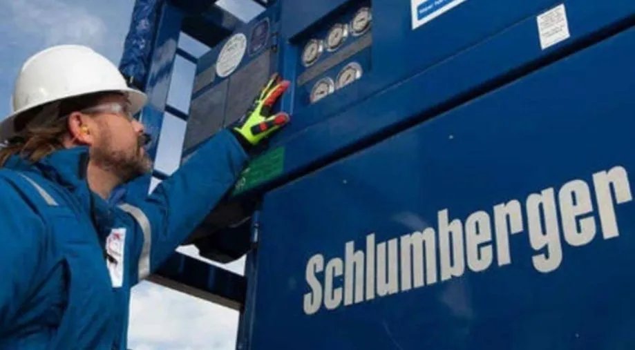 全球最大油服公司裁员21000人