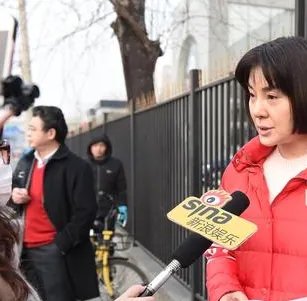 前夫控告歌手陈红什么?