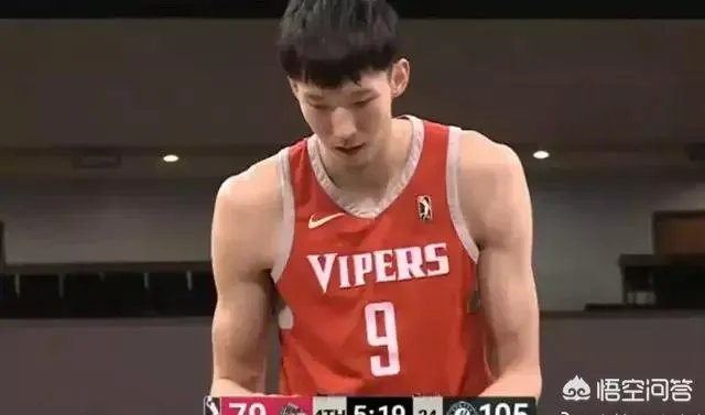 7.7日夏季联赛周琦10分5篮板与状元艾顿10分7篮板，周琦和艾顿对比表现怎么样？